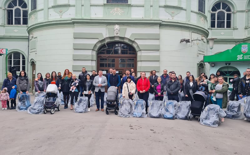 GRAD POKLONIO JOŠ 50 AUTO SEDIŠTA ZA BEBE