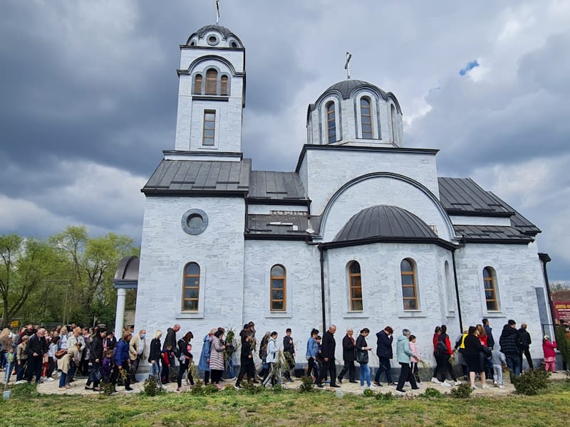 U HRAMU NA ZELENOM POLJU DANAS JE OBELEŽENA VRBICA (FOTO)