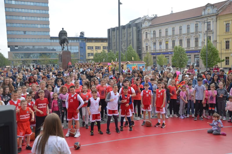 Sedmi festival „Uskršnje jaje“ okupio veliki broj dece (FOTO)