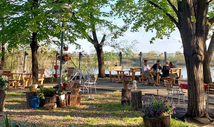 Provedite prvomajske praznike u oazi prelepog restorana „Malo jezero“ nadomak Peskare