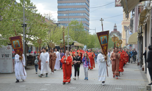 Obeležena Vrbica u Zrenjaninu uz prisustvo velikog broja vernika (FOTO)
