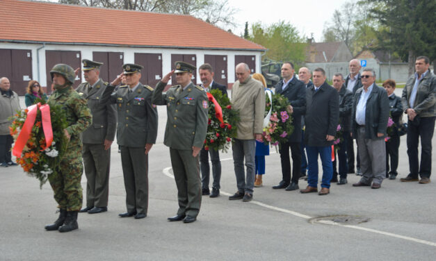 U ZRENJANINSKOJ KASARNI OBELEŽEN DAN VOJSKE SRBIJE