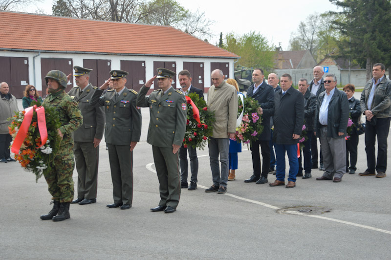 U ZRENJANINSKOJ KASARNI OBELEŽEN DAN VOJSKE SRBIJE