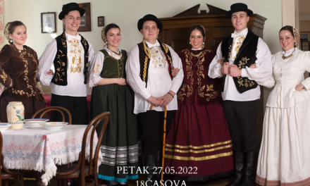 Modna revija odevnih predmeta sa motivima tradicionalnih starih zanata u Zrenjaninu