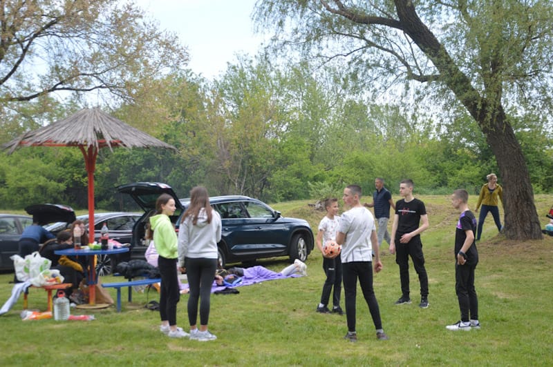 Pogledajte kako Zrenjaninci provode prvomajske praznike na Motelu i Tisi (FOTO)