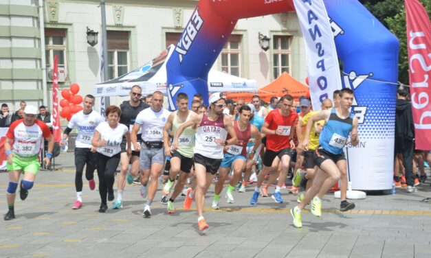 VELIKI BROJ UČESNIKA NA 2. MAXBET ZRENJANINSKOM MARATONU (FOTO)