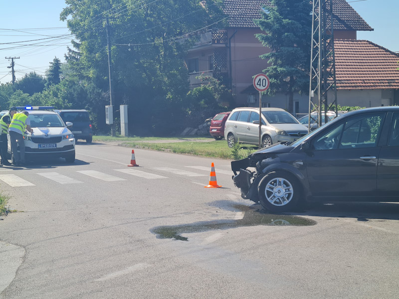 SAOBRAĆAJNA NEZGODA NA ZELENOM POLJU