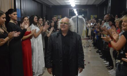 U Sečnju održana etno modna revija kreatora Dušana de Šorđana (FOTO)