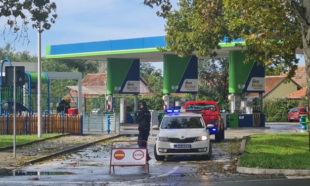 ZATVORENA OMV PUMPA ZBOG DOJAVE O BOMBI U PARKIRANOM KAMIONU