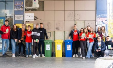 ZRENJANINSKI GIMNAZIJALCI UKAZUJU NA ZNAČAJ RECIKLAŽE