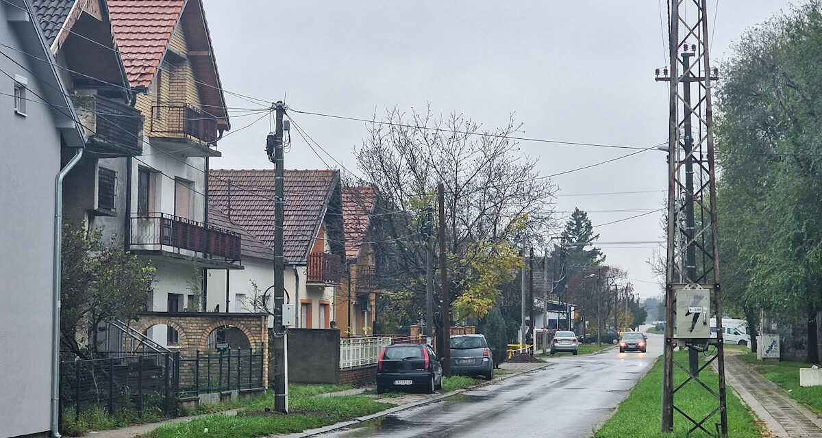 Obijeno nekoliko kuća u naselju Zeleno polje