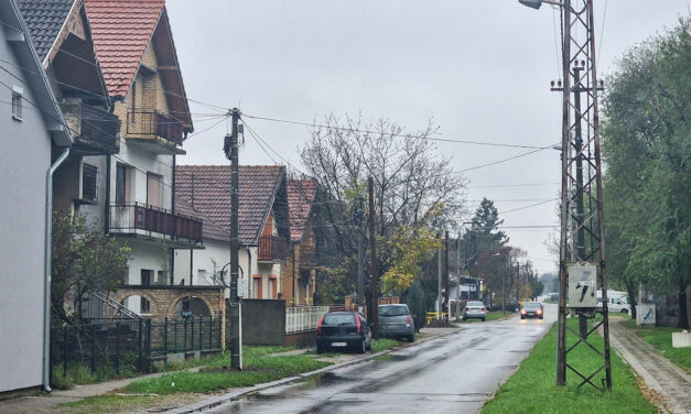 Obijeno nekoliko kuća u naselju Zeleno polje