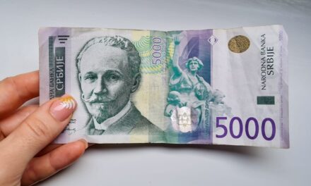 DANAS POČINJE ISPLATA 5000 DINARA MLADIMA