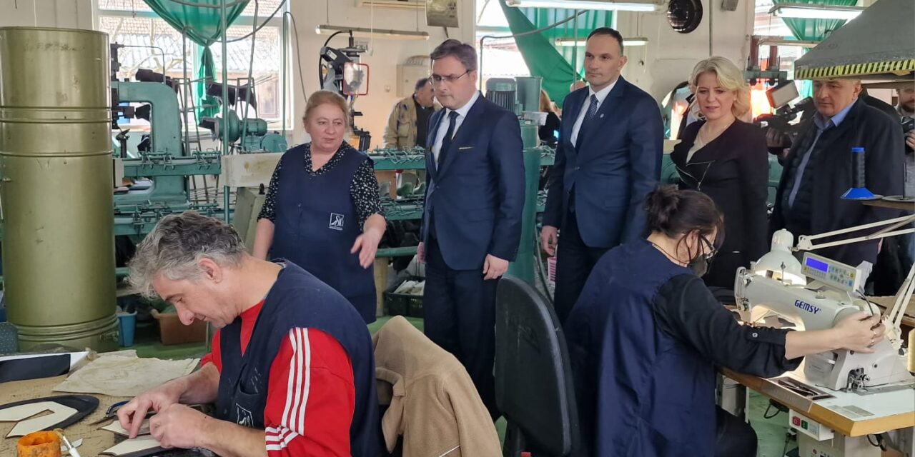 Ministar Nikola Selaković posetio zrenjaninsko preduzeće “Stil”