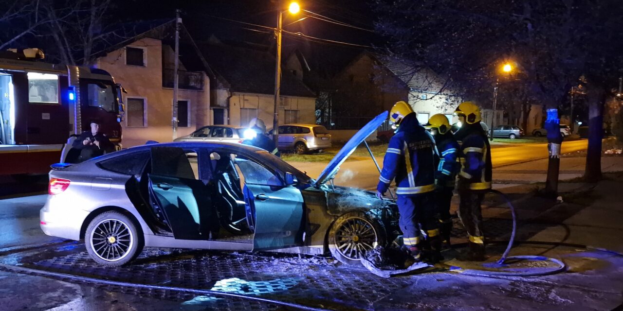 Zapalio se automobil u ulici Nikole Pašića