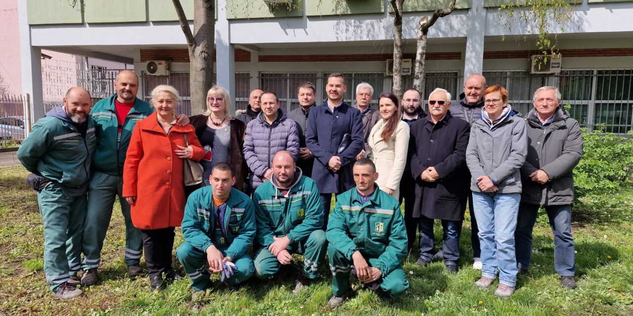 Zahvaljujući donaciji Rotari kluba zasađene sadnice ispred fakulteta