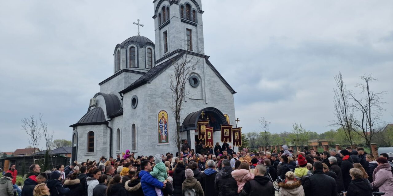 OBELEŽENA VRBICA U HRAMU NA ZELENOM POLJU (FOTO)