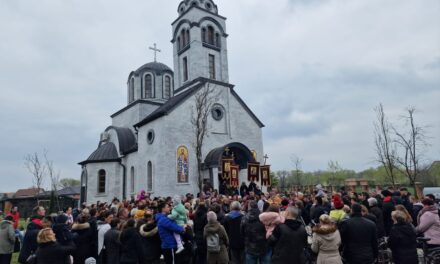 OBELEŽENA VRBICA U HRAMU NA ZELENOM POLJU (FOTO)