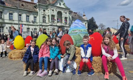 8. dečji festival „Uskršnje jaje“ okupio veliki broj mališana u centru grada (FOTO)