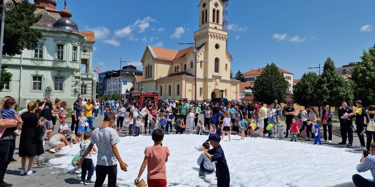 Pogledajte kako je u Zrenjaninu obeležen  Dan policije (FOTO)