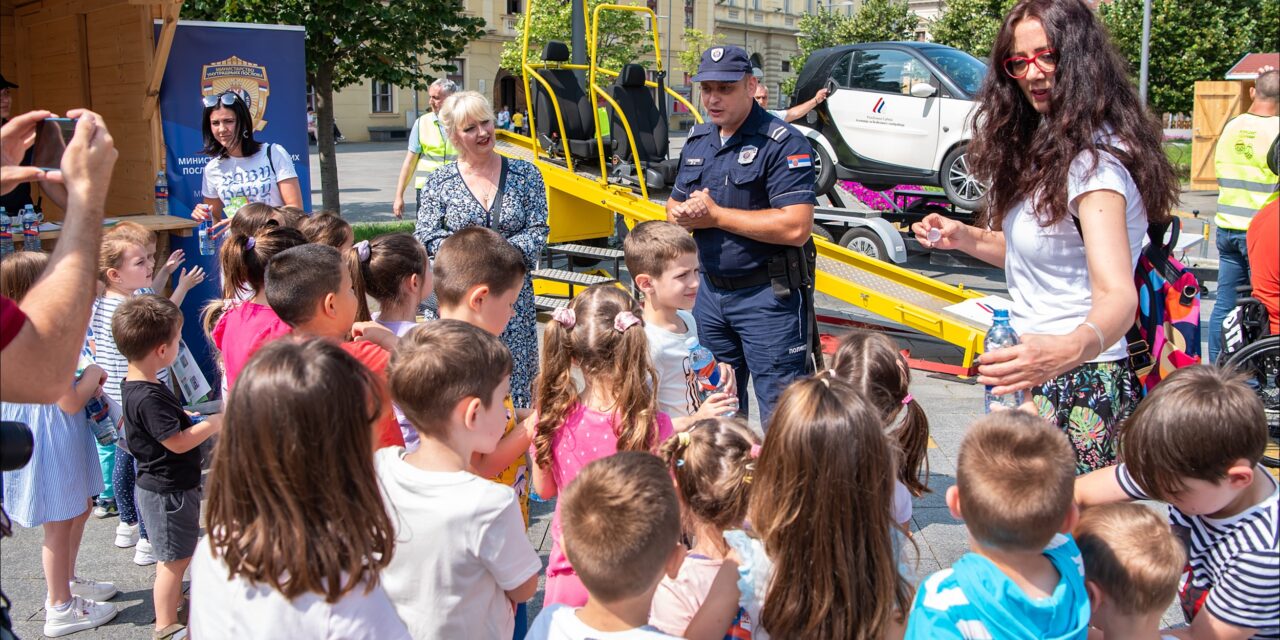 ODRŽAN PRVI SAJAM RODITELJSTVA