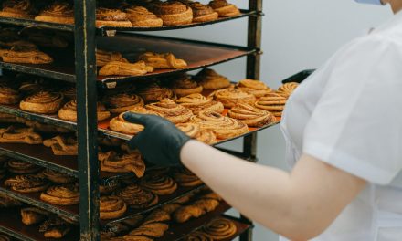 POTREBNE RADNICE  ZA RAD U PRODAJI BRZE HRANE-Radi se isključivo u prvoj smeni