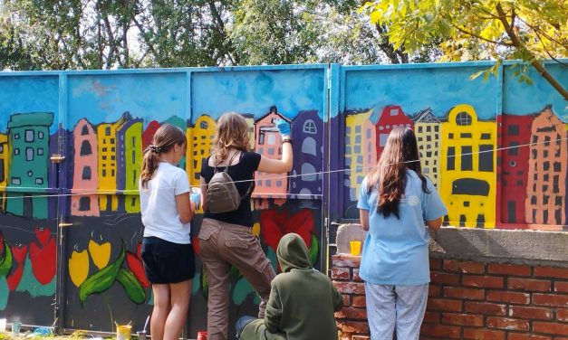 Mladi iz Interact Club-a uz pomoć dobrih ljudi oslikali prostor u Sigurnoj kući