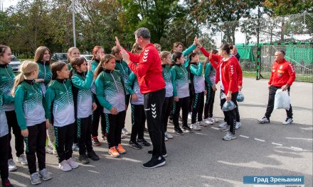 Reprezentativke Srbije posetile ŽRK Lehel i najavile utakmicu u Kristalnoj dvorani