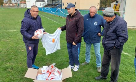 Fudbalski savez Srbije donirao sportsku opremu za FK „Mladost“ iz Banatskog Despotovca i FK „Omladinac“ iz Botoša