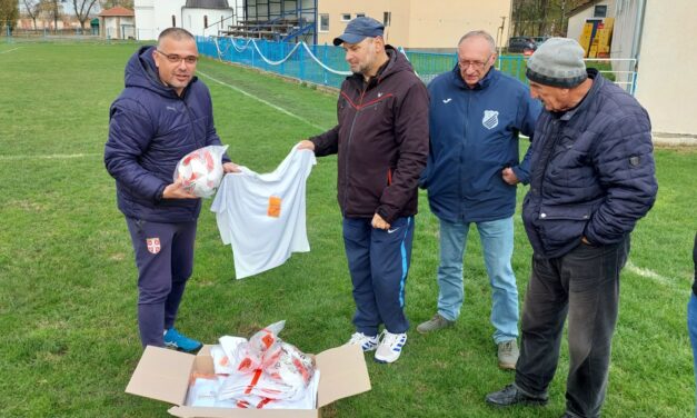 Fudbalski savez Srbije donirao sportsku opremu za FK „Mladost“ iz Banatskog Despotovca i FK „Omladinac“ iz Botoša