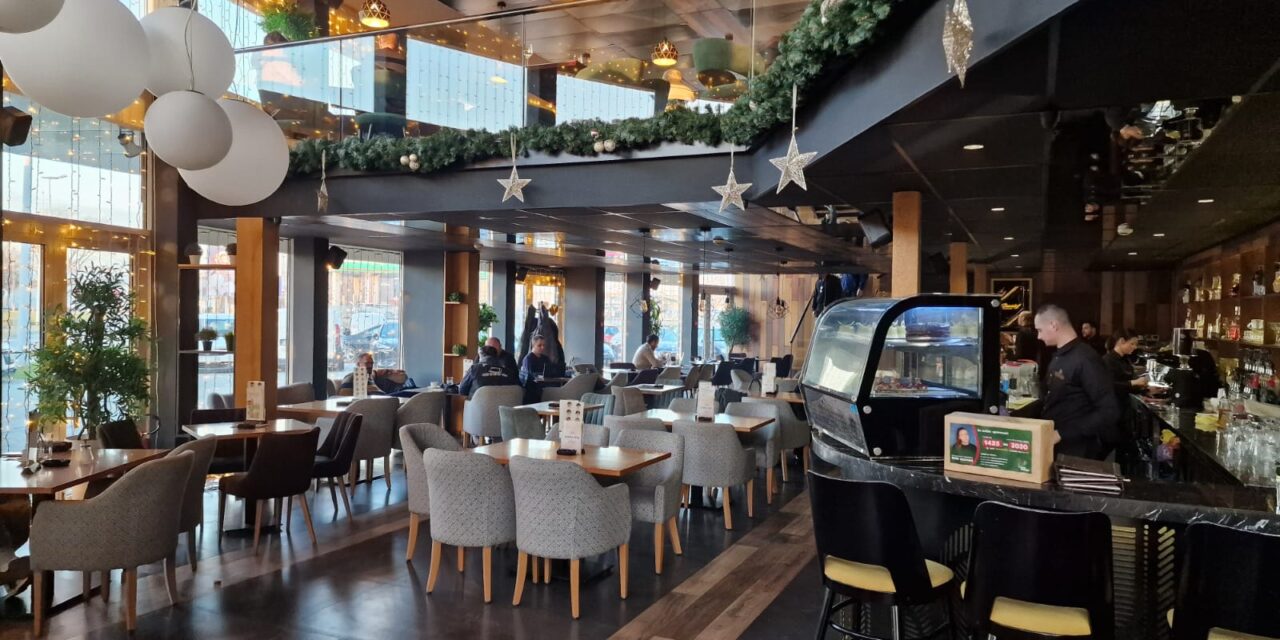 ULTRA CAFFE: Potrebni kuvari