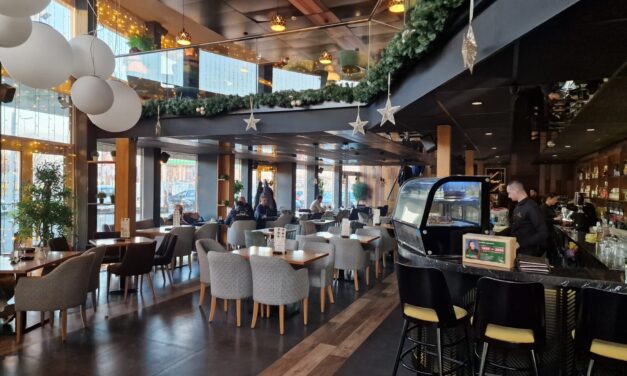 ULTRA CAFFE: Potrebni kuvari