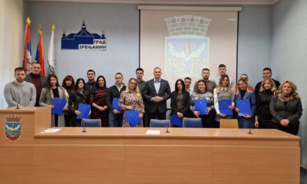 Uručeni ugovori za ekonomsko osnaživanje mladih na teritoriji grada Zrenjanina