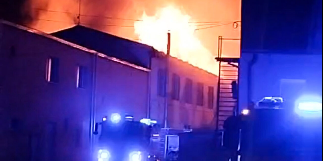 Veliki požar u ulici Đure Jakšića (VIDEO)
