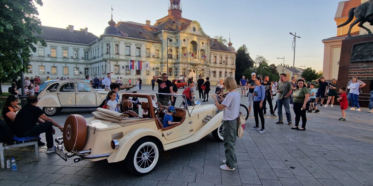 Oldtajmeri ulepšali centar Zrenjanina (FOTO)