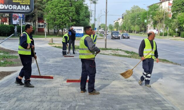 U toku su završni radovi na rekonstrukciji dela trotoara na Bulevaru Veljka Vlahovića