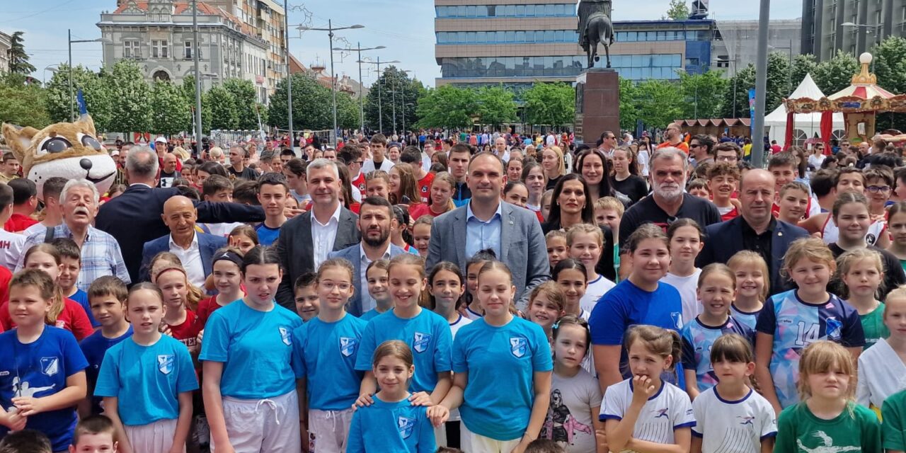 Održan Mini sajam sporta u Zrenjaninu uz prisustvo velikog broja mladih sportista