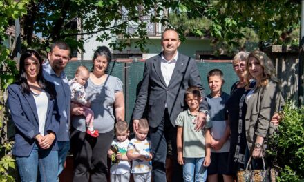 Gradonačelnik Simo Salapura obišao je danas Mijanu, majku petoro dece