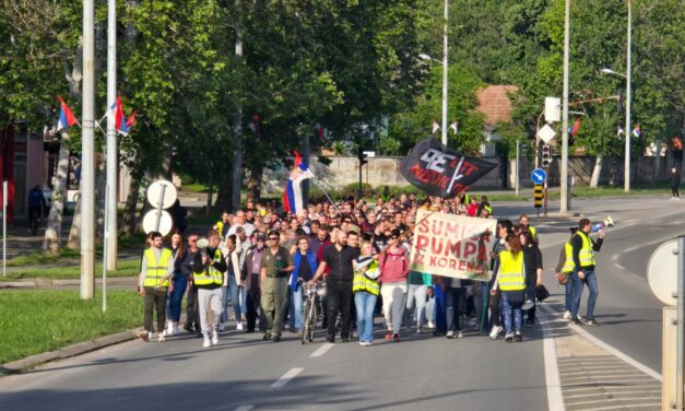 Zrenjaninski studenti na protestu poručili da su i dalje u blokadi