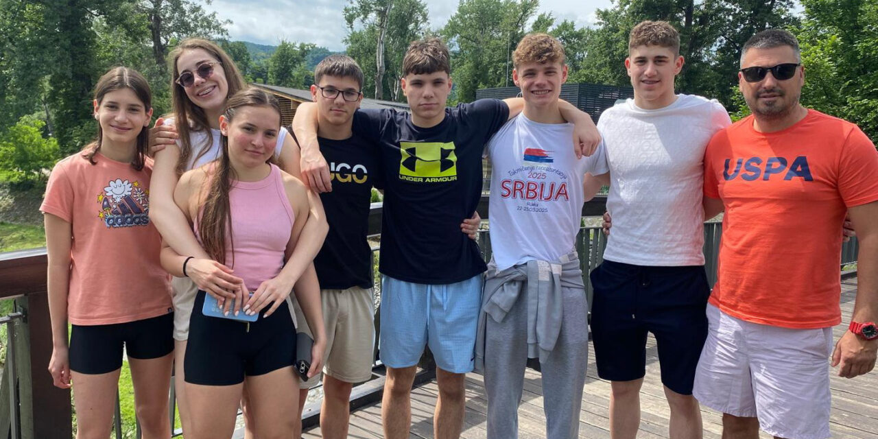 Aćin oborio rekord Srbije- Plivači osvojili 10 medalja u Banja Luci