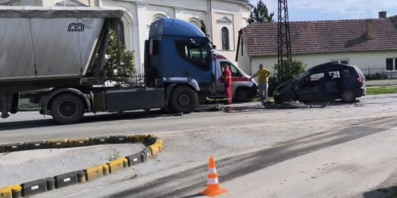 U sudaru kamiona i automobila poginula jedna osoba