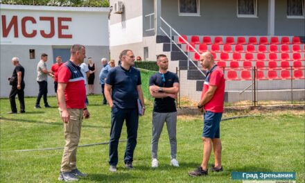 Gradonačelnik posetio Knićanin: Investicije u infrastrukturu i izgradnju sportskog centra