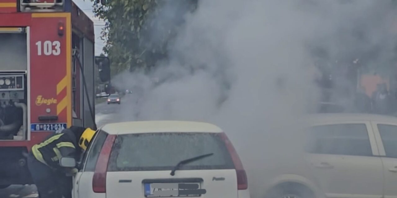 Zapalio se auto u Baranjskoj ulici