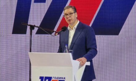 Vučić u Zrenjaninu: Rešili smo problem pijaće vode, radimo na autoputu Beograd-Zrenjanin-Novi Sad