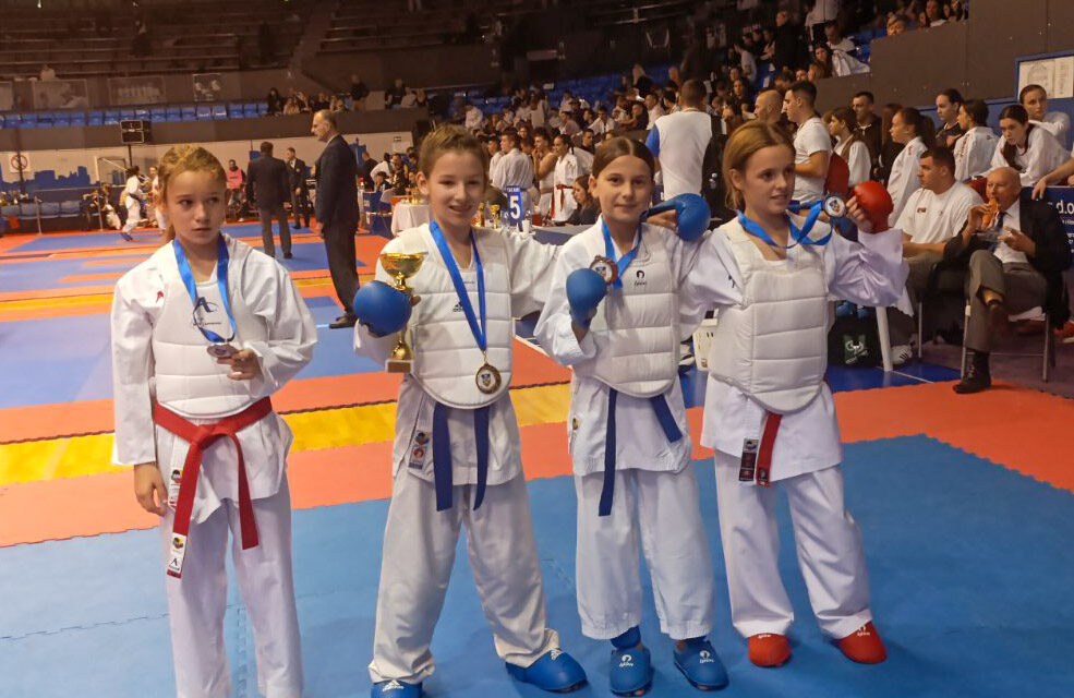 Karatistkinje Zadrugara osvojile 3 medalje na Beogradskom pobedniku