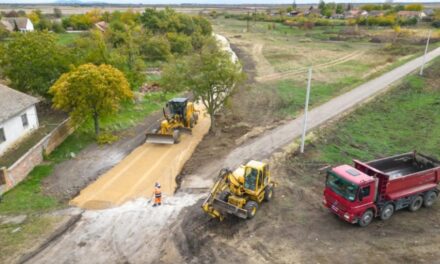 U toku su intezivni radovi na asfaltiranju ulica u Boki