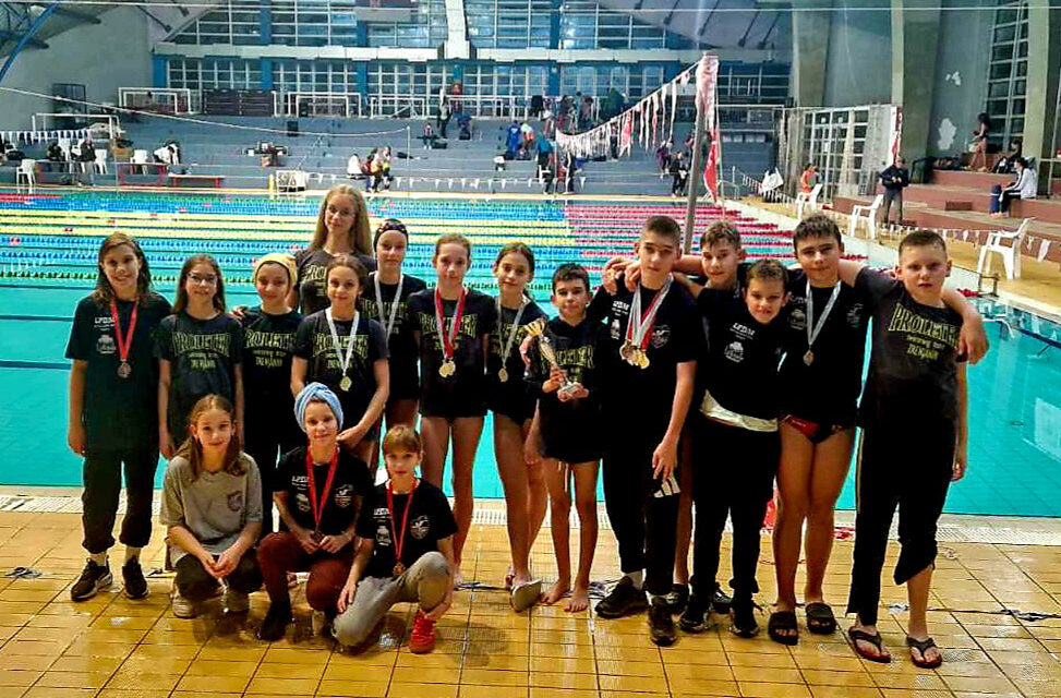 Plivači Proletera osvojili 54 medalje i dva pehara u Novom Sadu