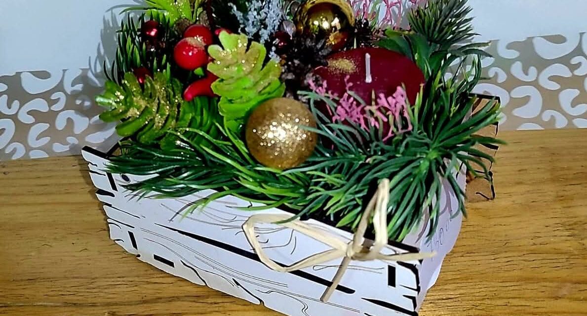 Veliki izbor novogodišnjih ikebana u cvećari Jasmin