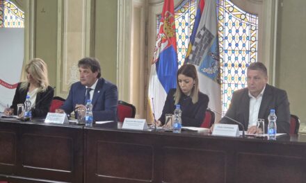 Ministri Gašić i Mesarović u poseti Zrenjaninu-Održan Info dan Vojske Srbije