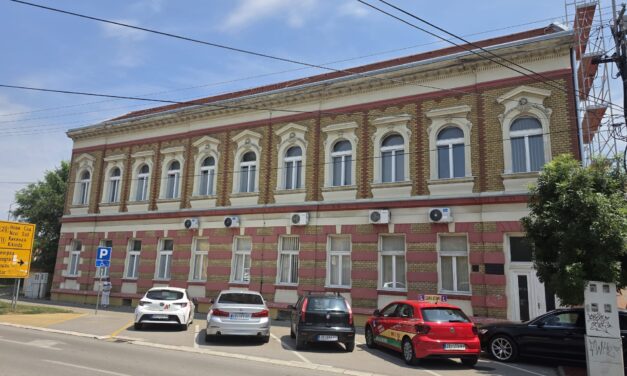 U toku je velika rekonstrukcija fasade na Domu učenika u Zrenjaninu